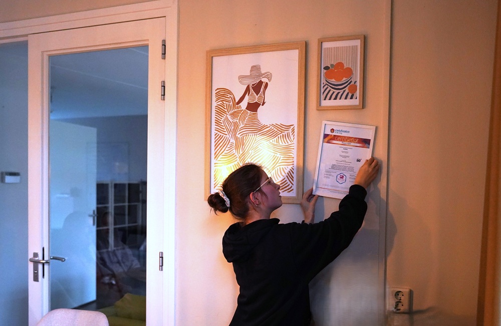 Uitreiking Roze Loper certificaat Wollegras